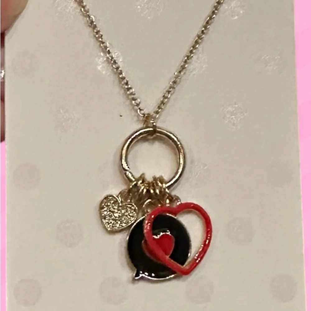 Isaac Mizrahi heart charm necklace NWT‎